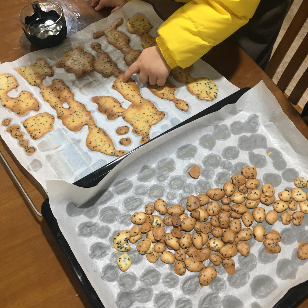 鸡蛋饼干儿童版