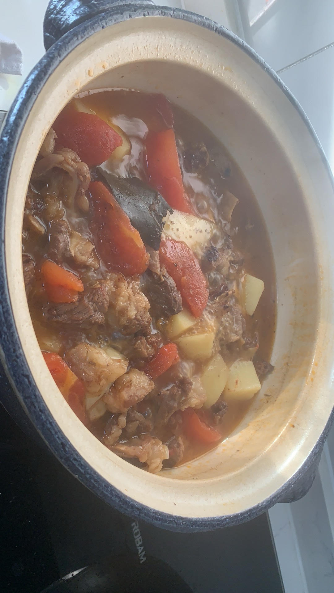 汤浓肉嫩的番茄牛腩，牛腩软烂秘法