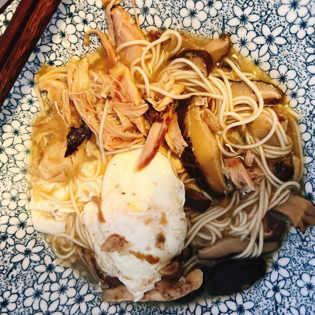 香菇炖鸡面