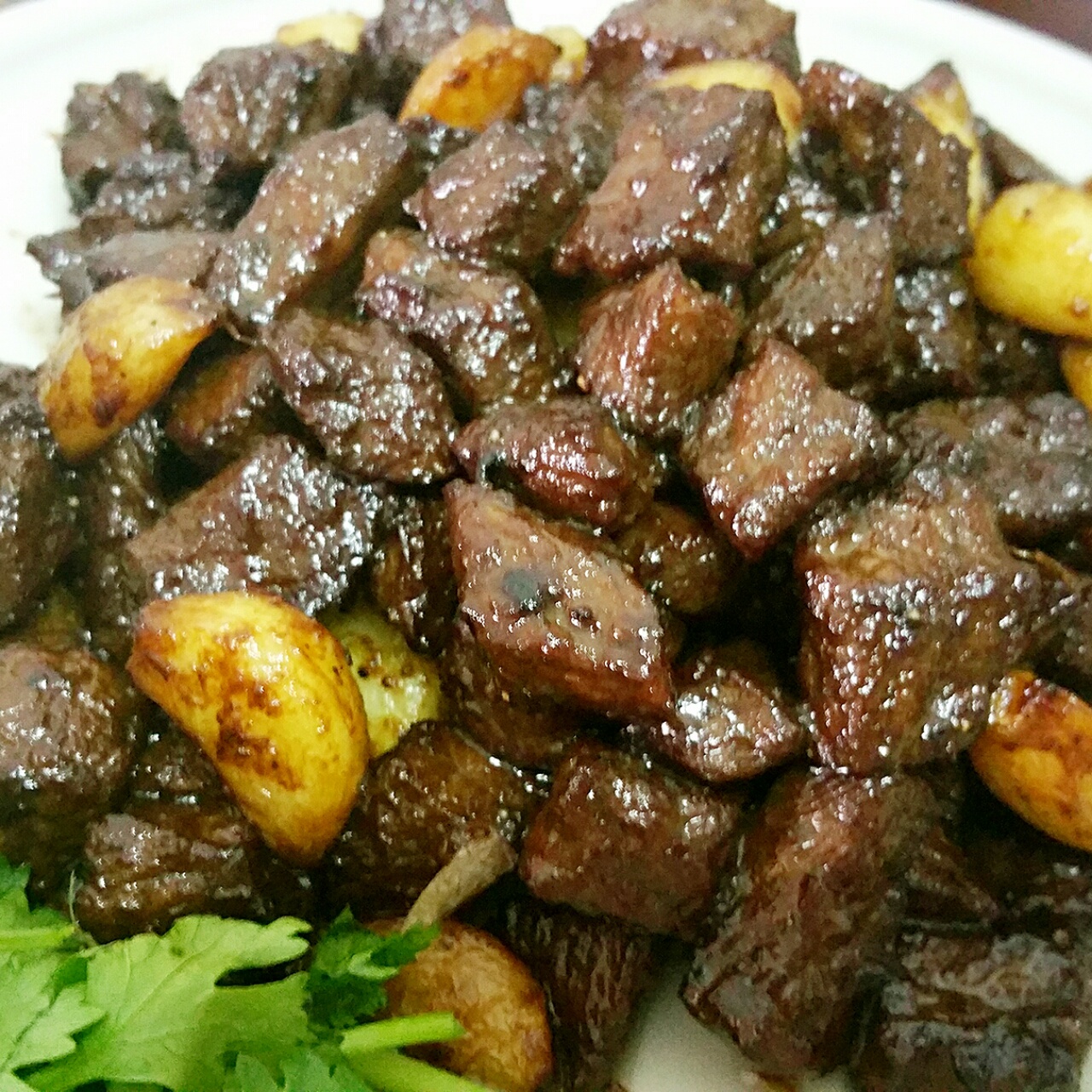 黑蒜子牛肉粒