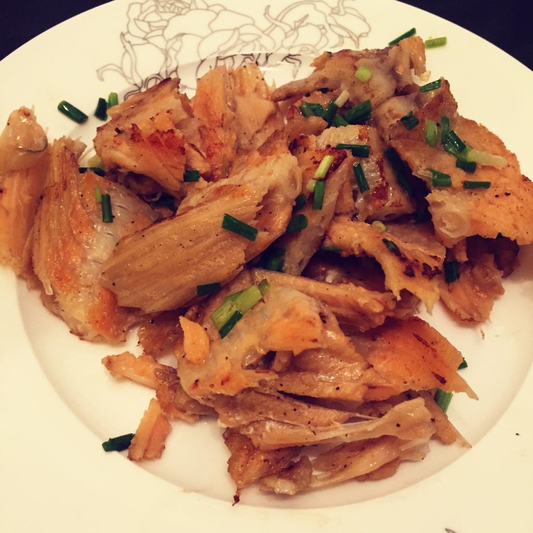 香煎三文鱼骨