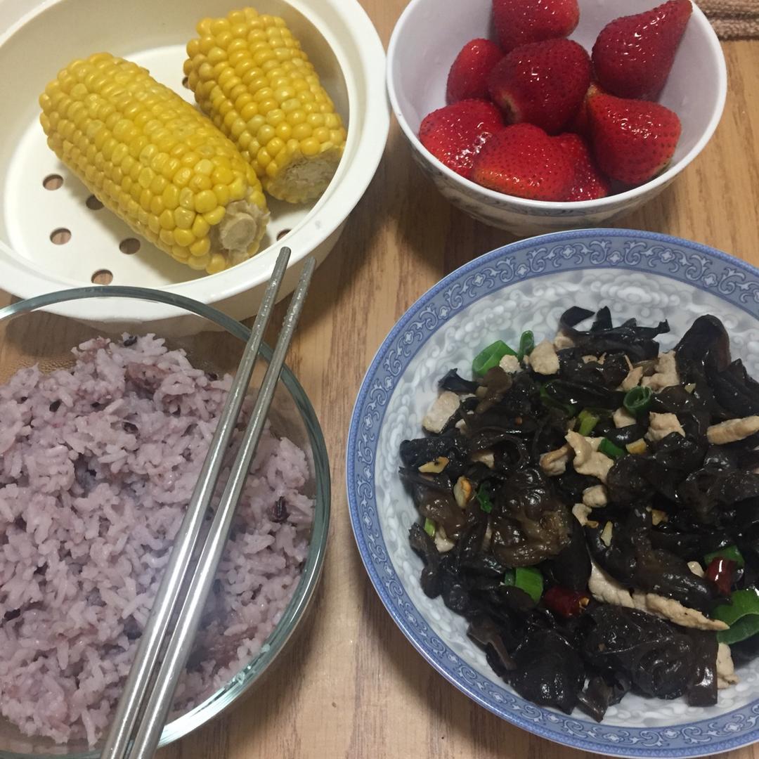 超下饭的木耳炒肉