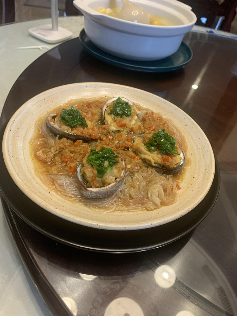 蒜蓉粉丝蒸鲍鱼