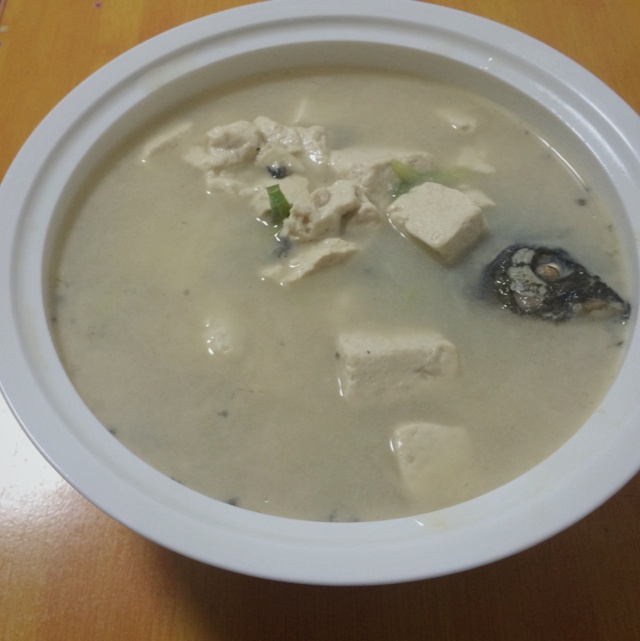 鲫鱼豆腐汤