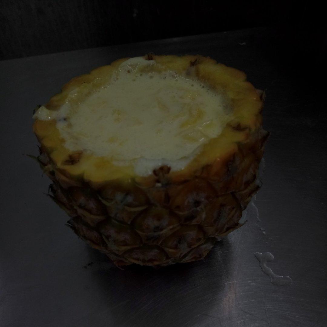 网红菠萝冰淇淋