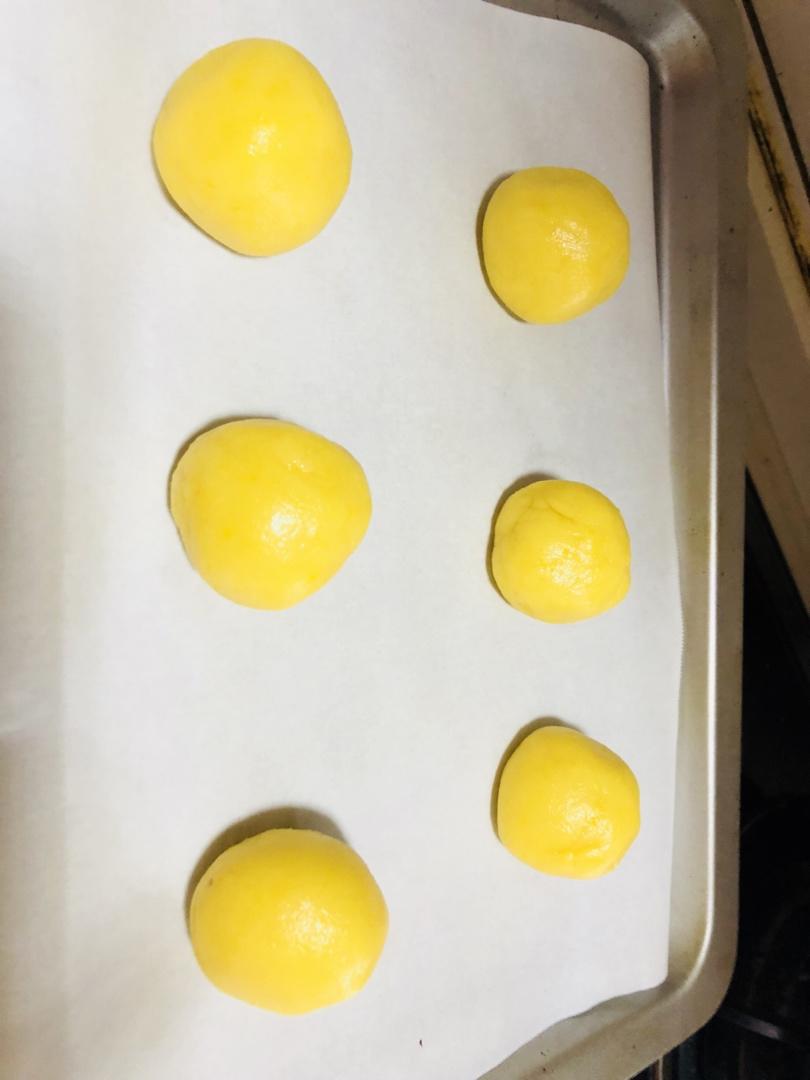 轻轻一按就碎掉的原味桃酥（不输猪油版）