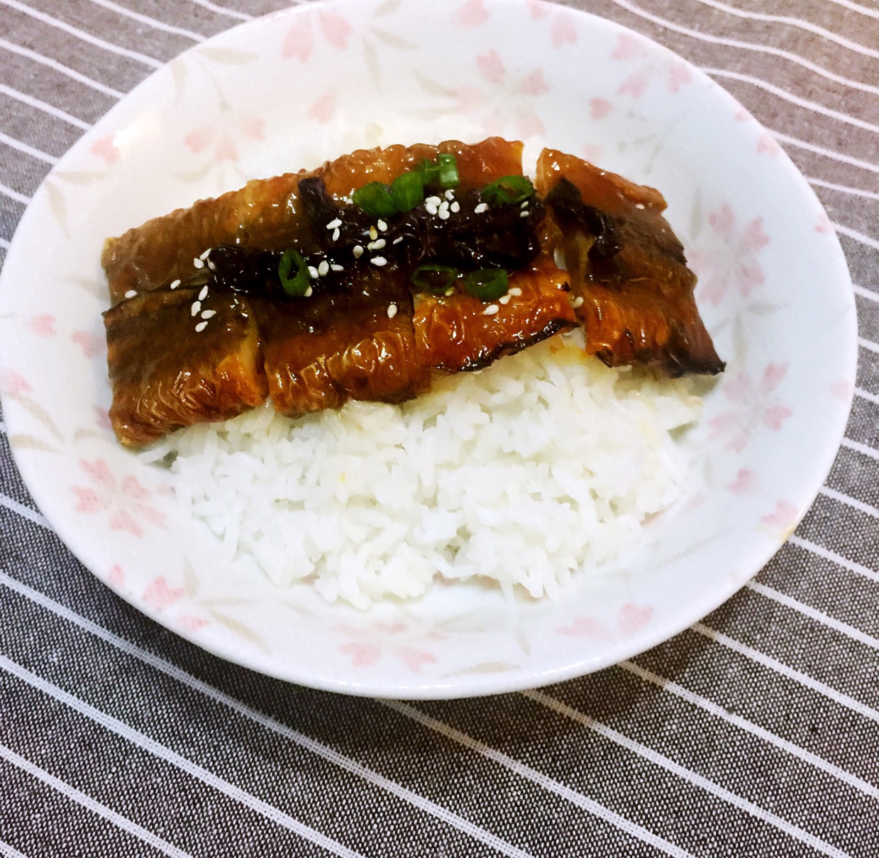 蒲烧鳗鱼饭