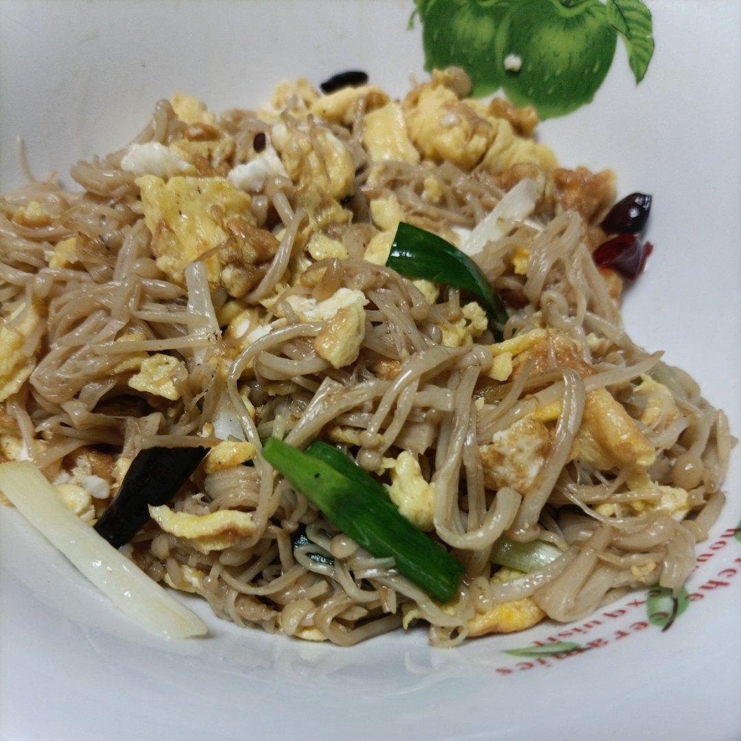 金针菇炒鸡蛋