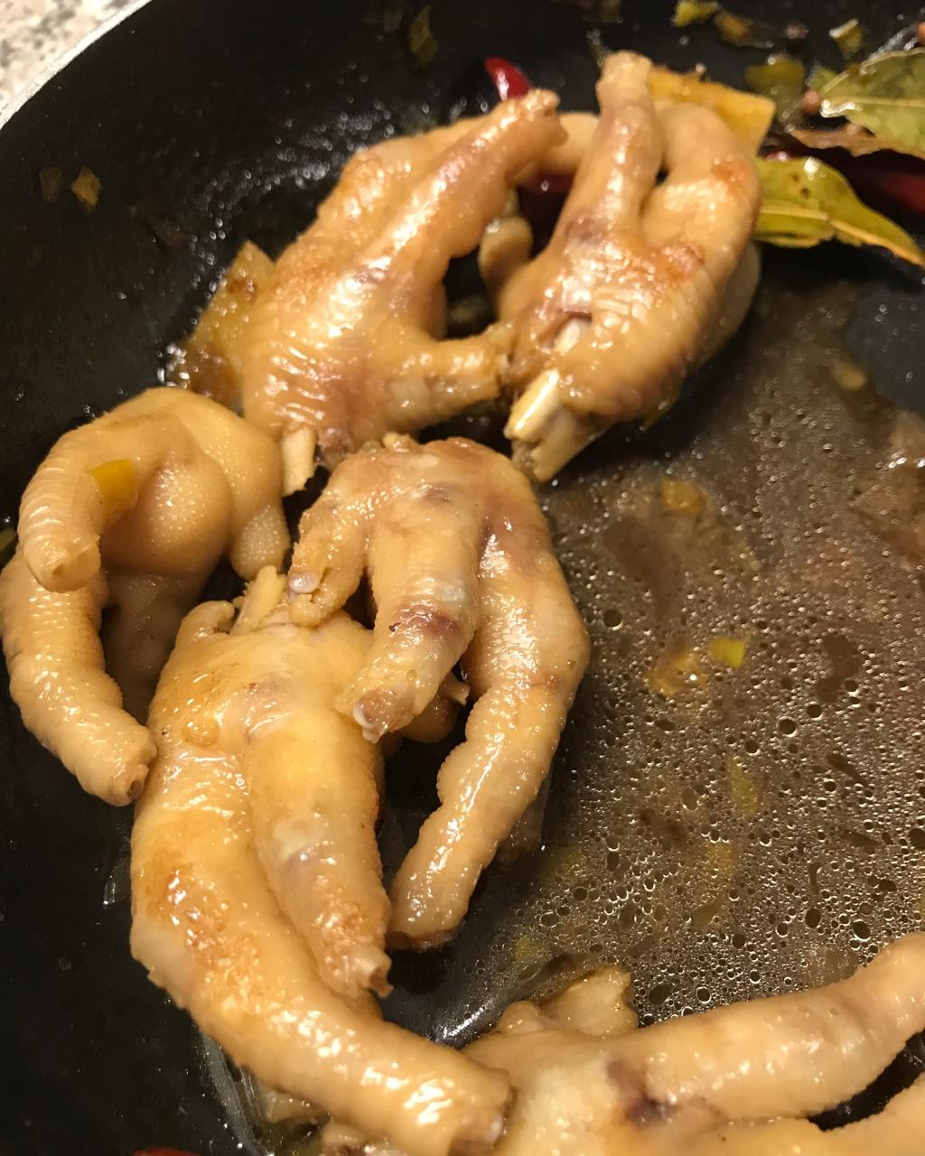红烧鸡爪