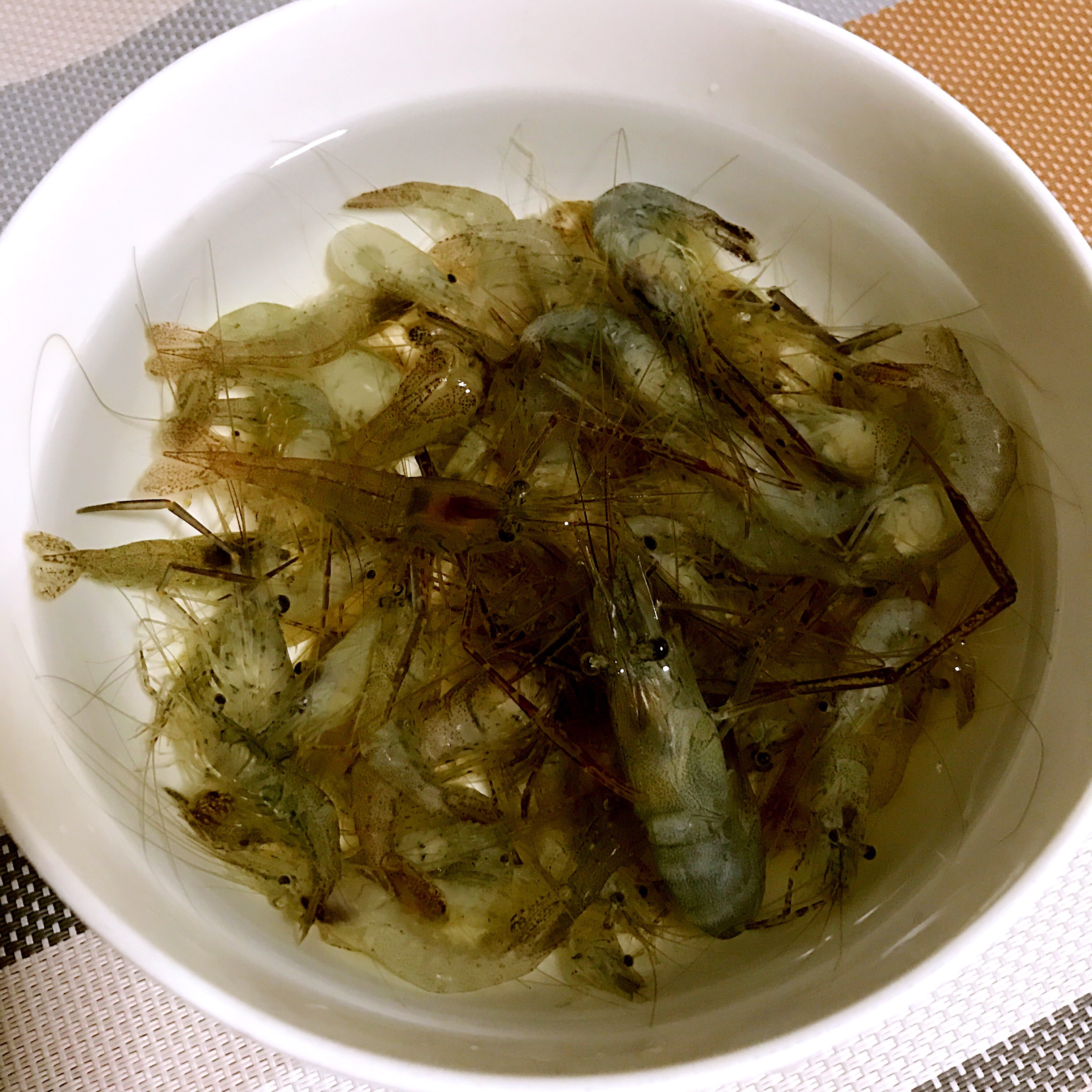 韭菜花炒河虾的做法 步骤1