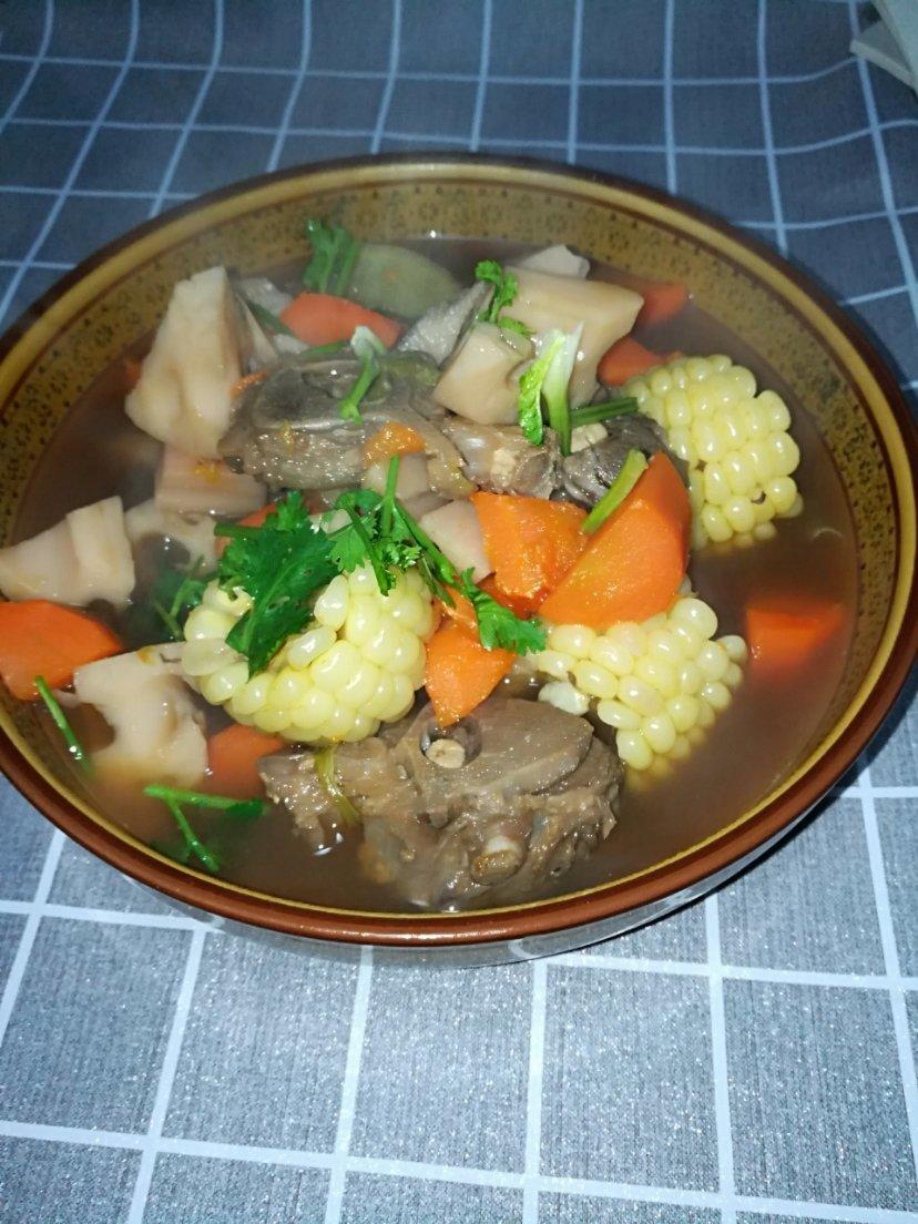 美味营养牛骨汤