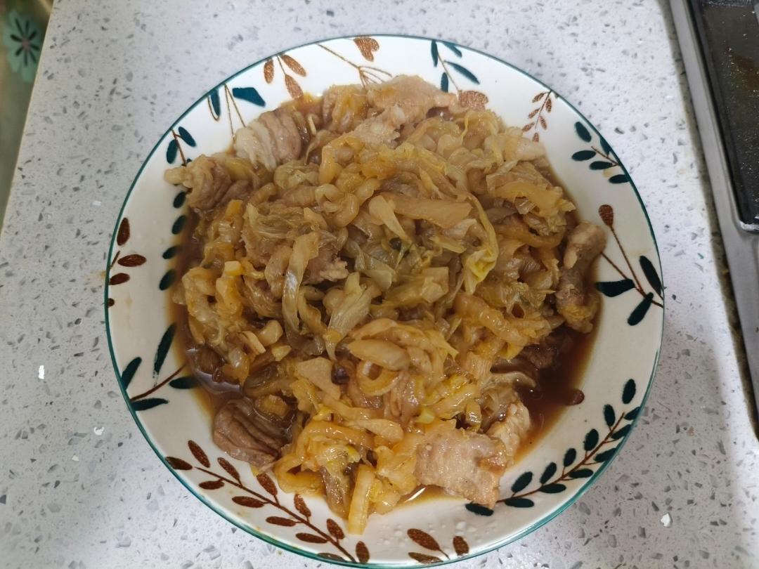 酸菜炖五花肉