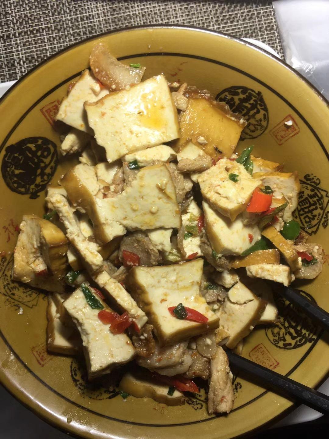 豆腐干青椒炒肉