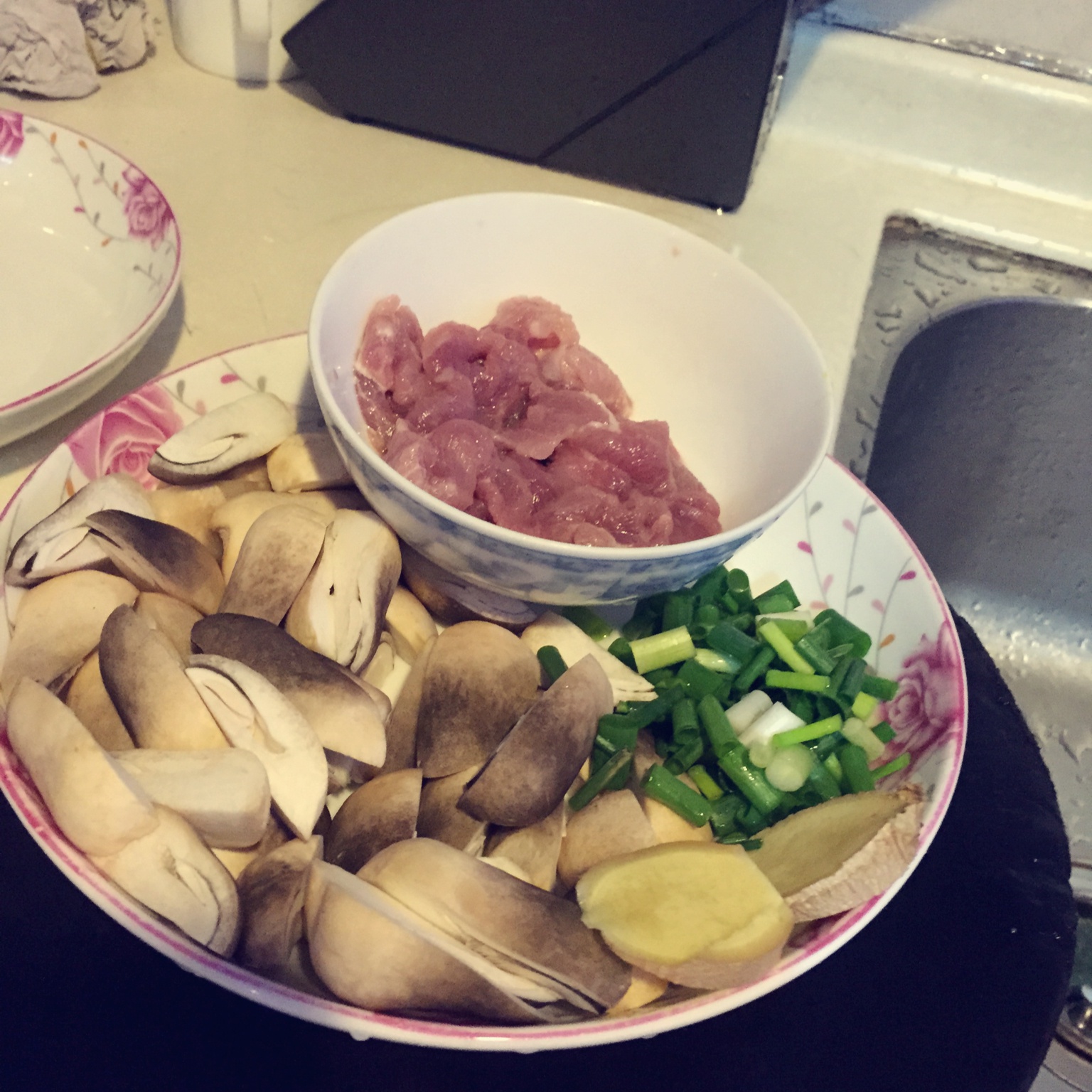 肉片草菇