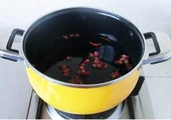 红茶玫瑰粥的做法 步骤2