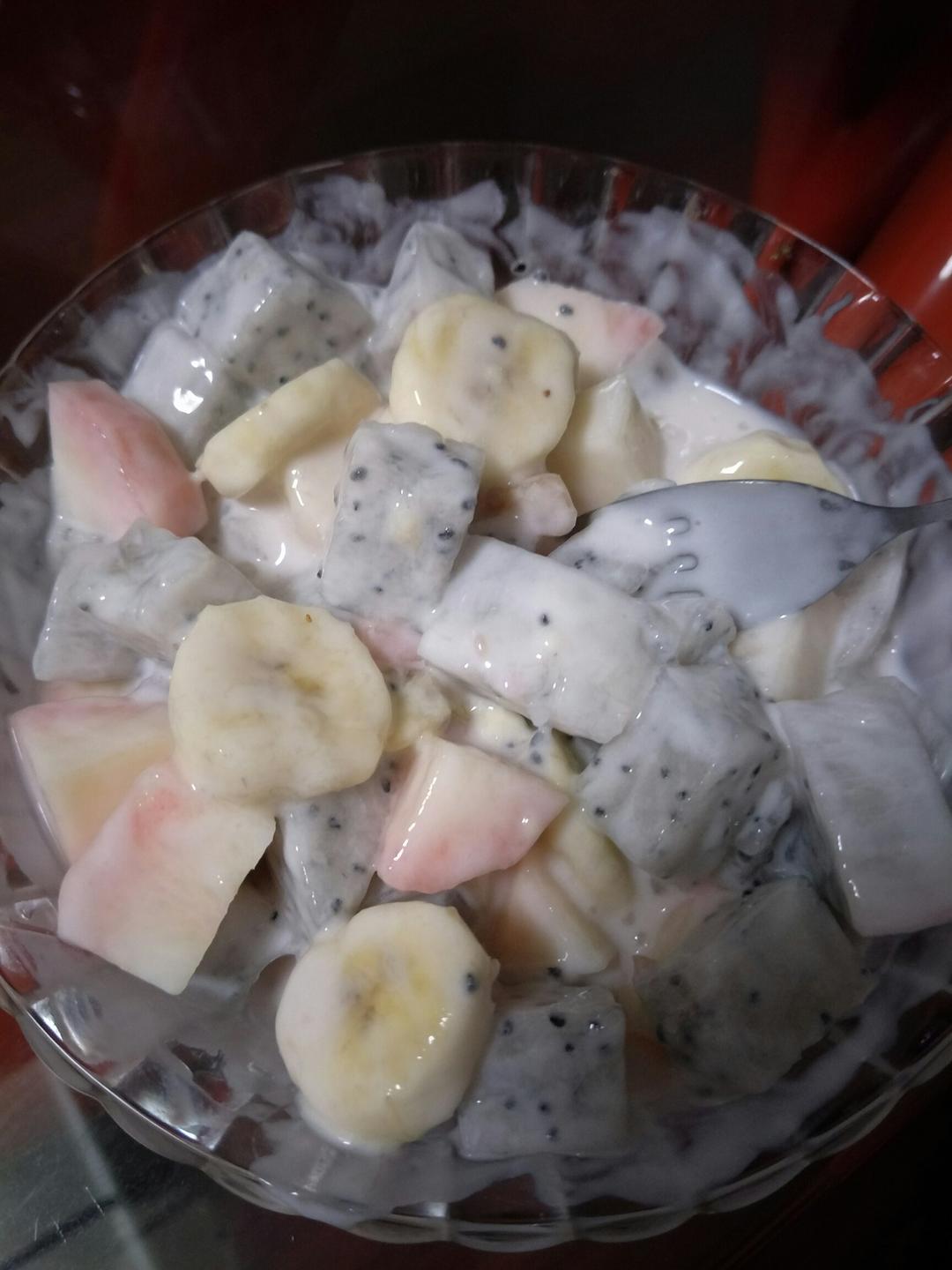 酸奶水果沙拉