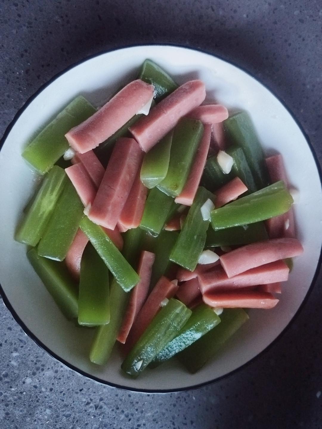 鲜🉐️掉眉毛的莴笋炒火腿