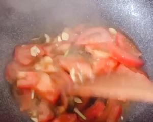 番茄炒包菜的做法 步骤2