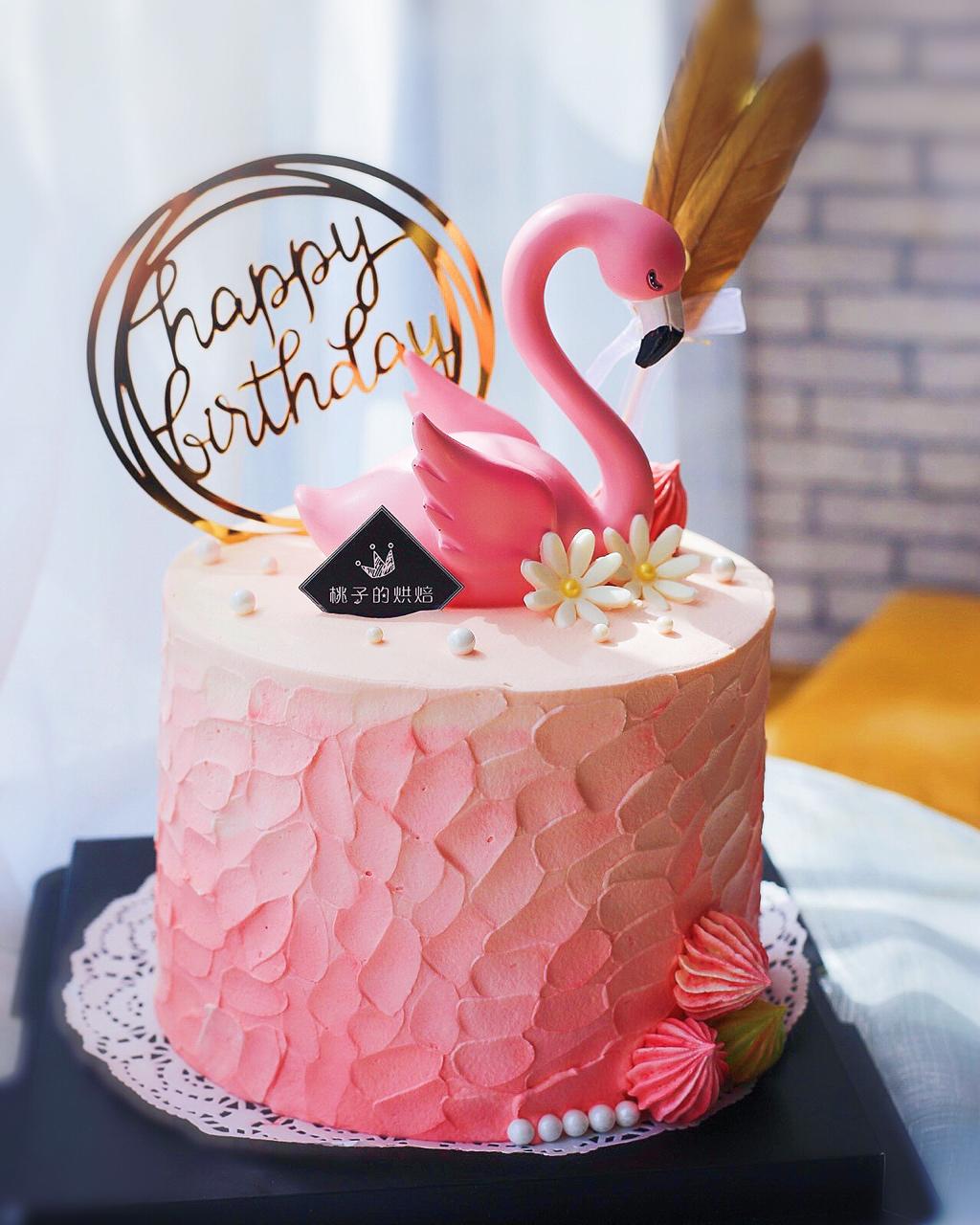 摩羯座桃子君做的情人节特别款:唯美小天鹅渐变加高蛋糕