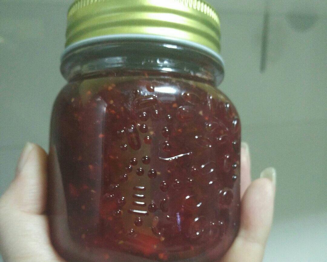 酸酸甜甜草莓酱