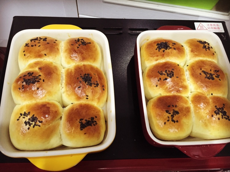 大人小孩都爱不释口的【蜂蜜牛奶小餐包】