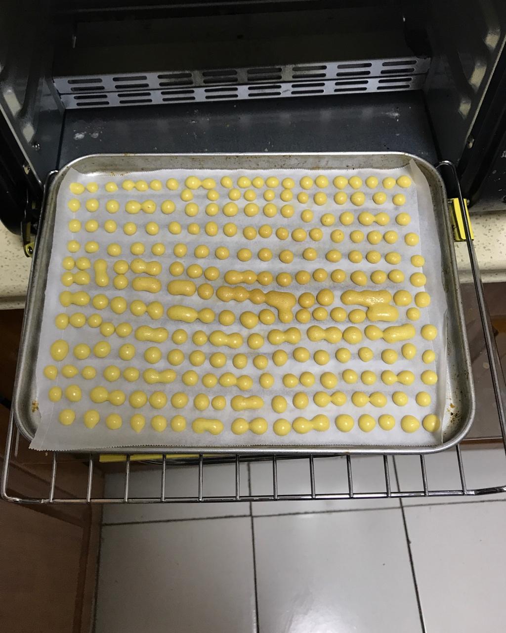 入口即化的无添加蛋黄溶豆