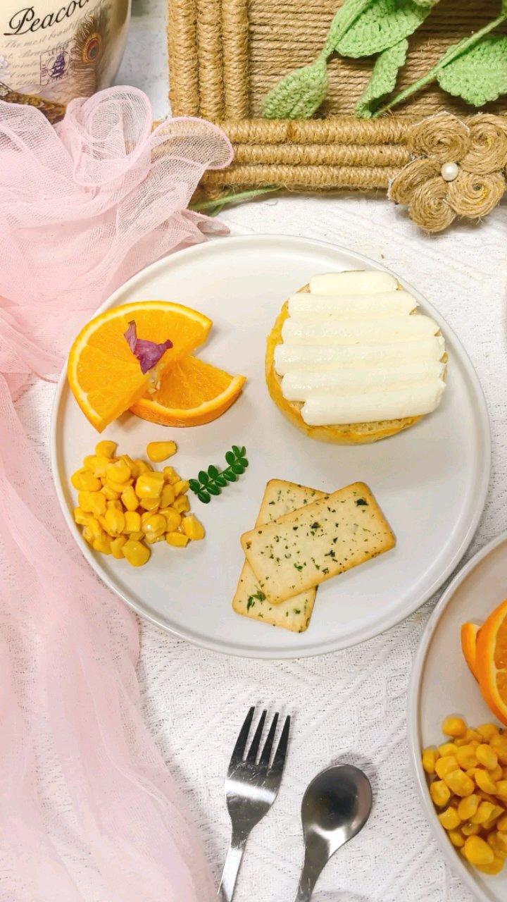 极简风橙子牛油果摆盘