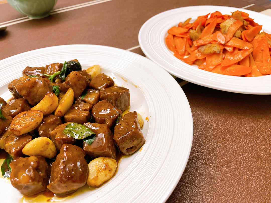 听起来就很好吃的黑椒蒜子牛肉粒
