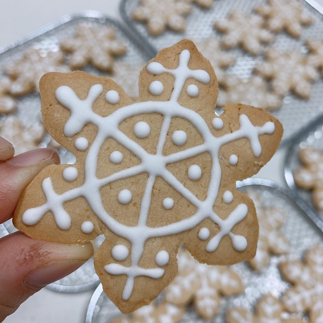 圣诞雪花姜饼