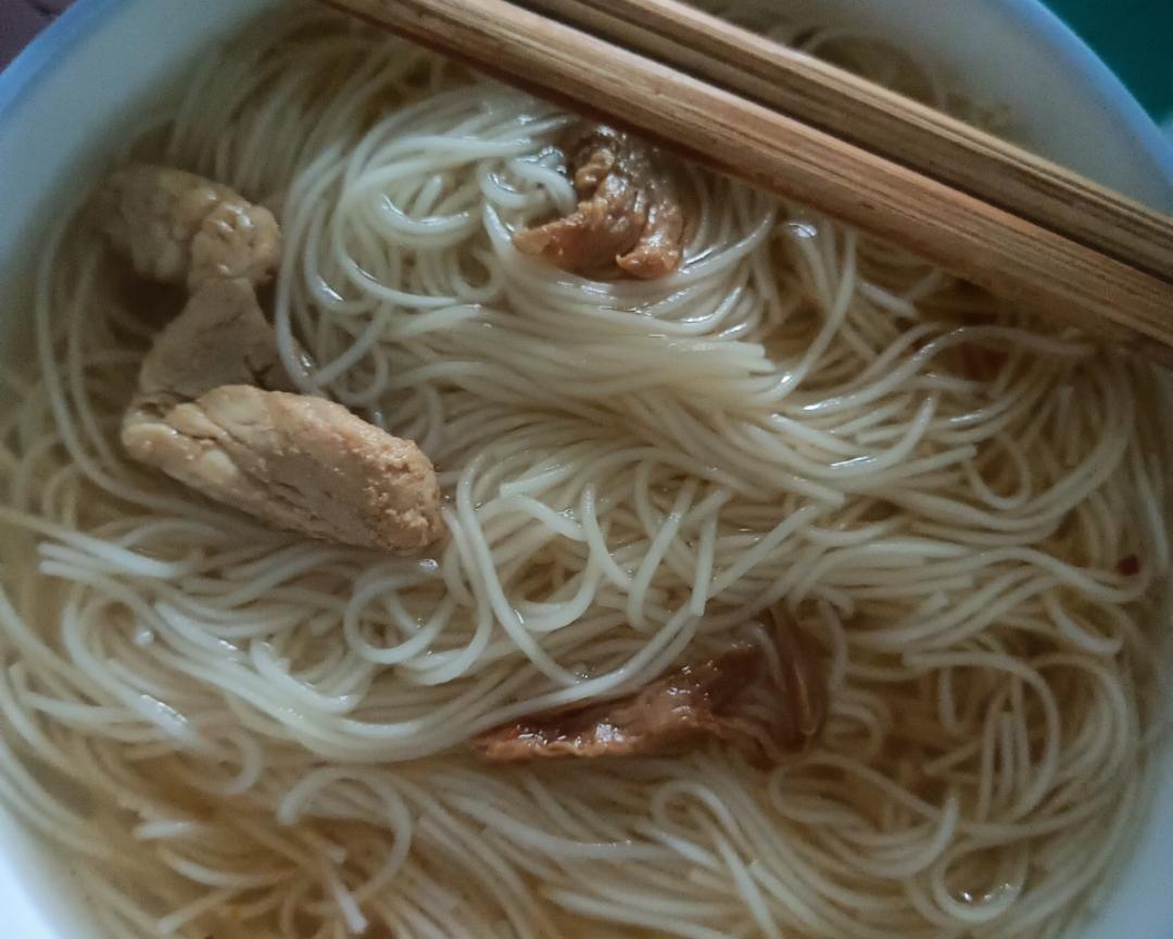 清汤鸡丝面