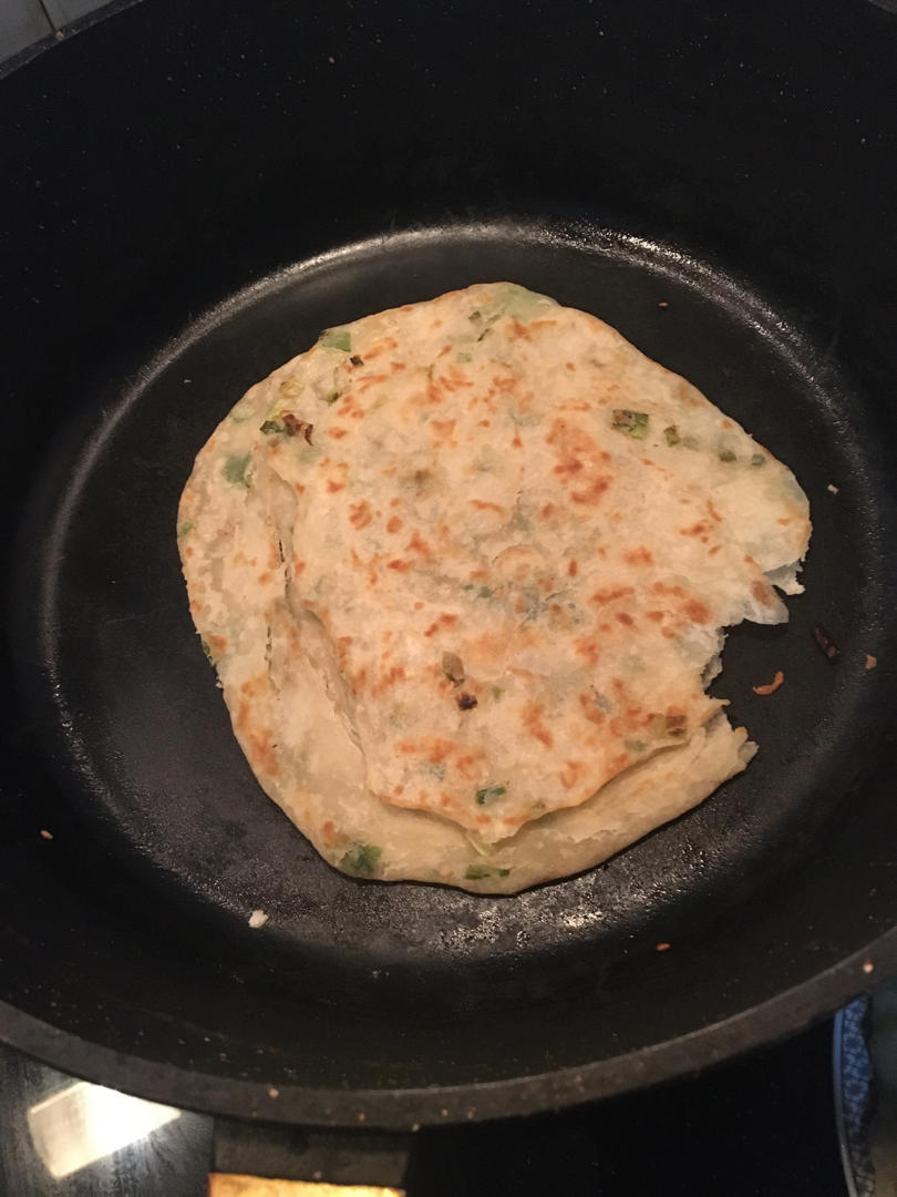 葱花大饼、蓬松柔软又简单的大葱烙饼
