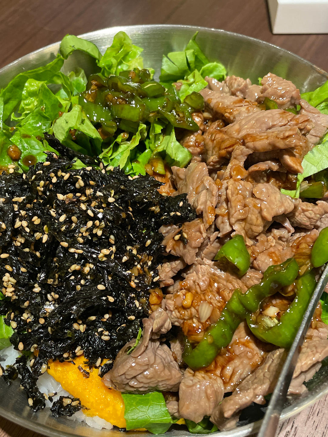 生菜牛肉拌饭