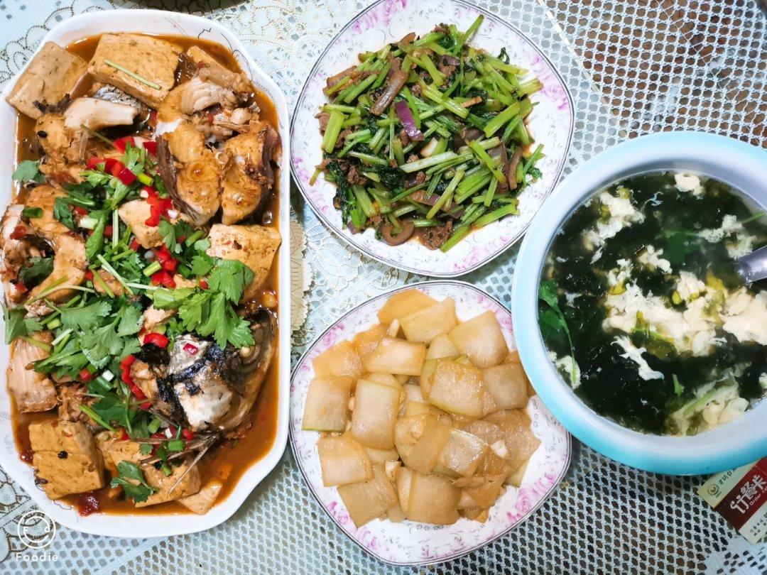 大蒜烧黑鱼