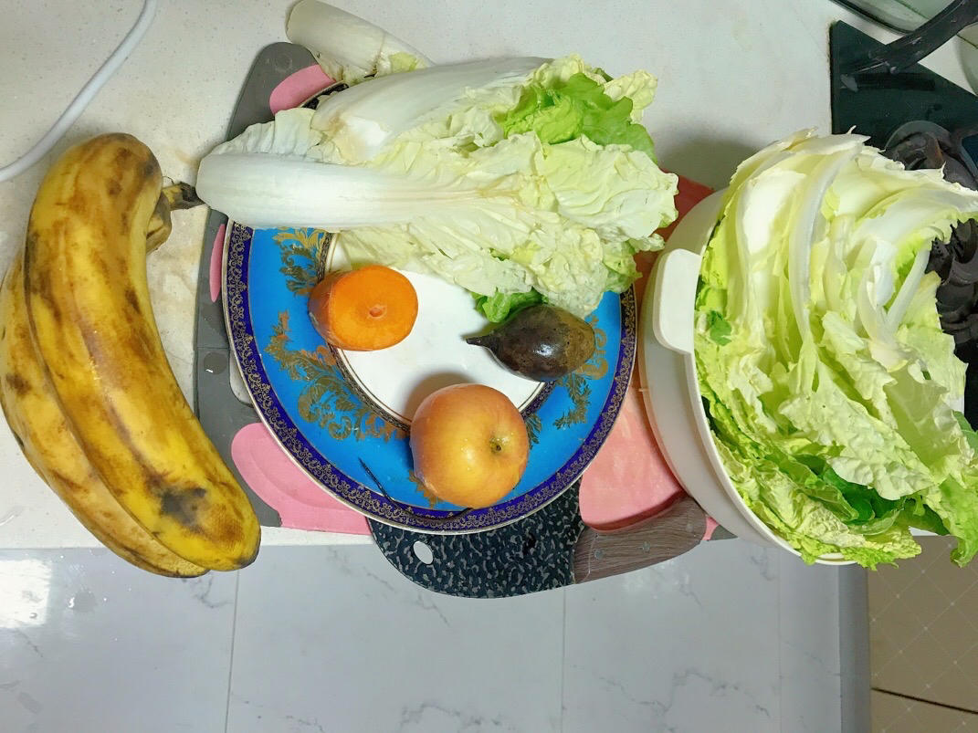 红色蔬果昔