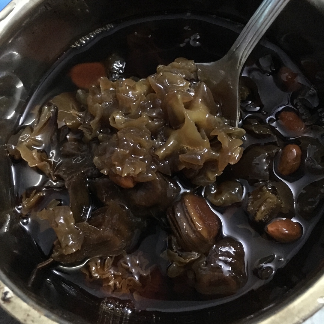 罗汉果炖银耳