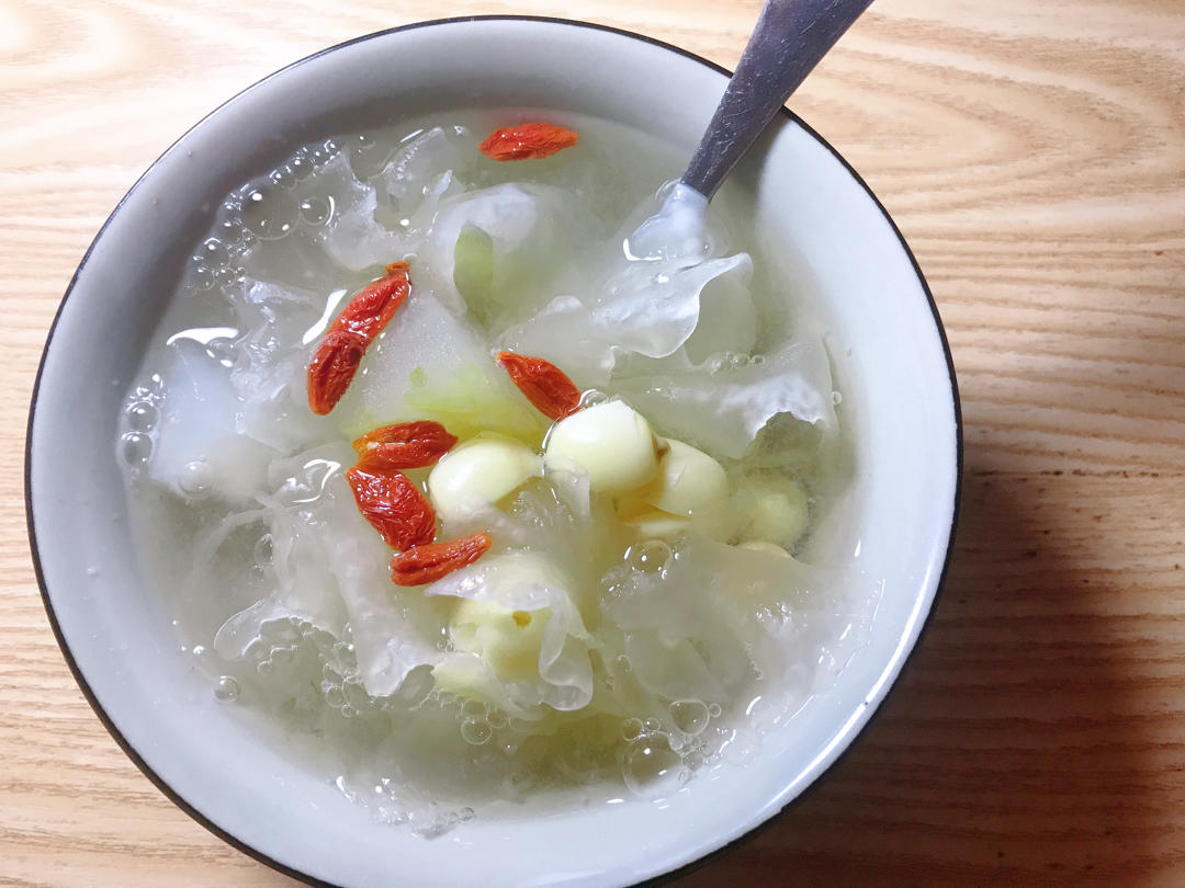 消暑减肥平价好汤——银耳冬瓜汤