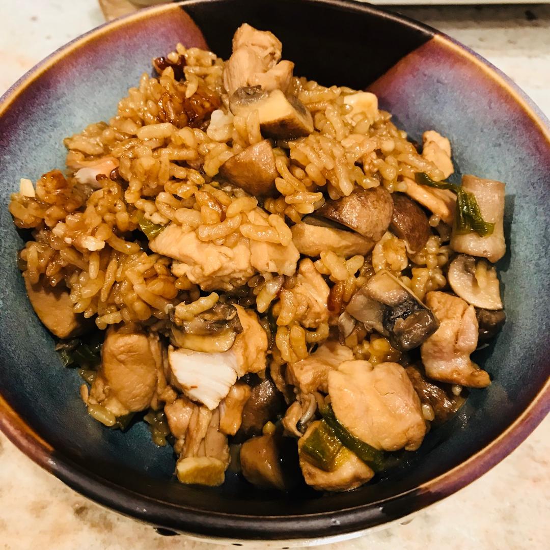 香菇鸡肉焖饭