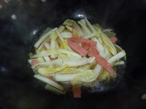 火腿炒白菜的做法 步骤3