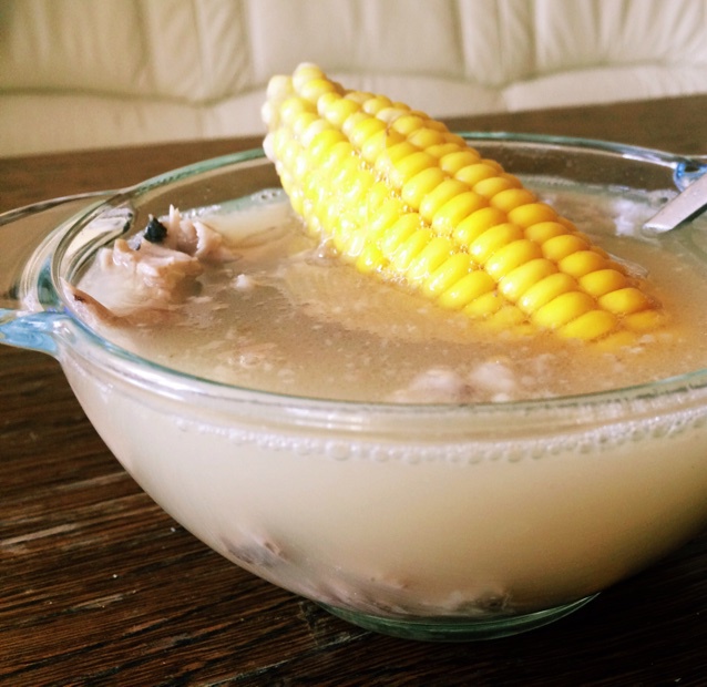 胡萝卜玉米排骨汤