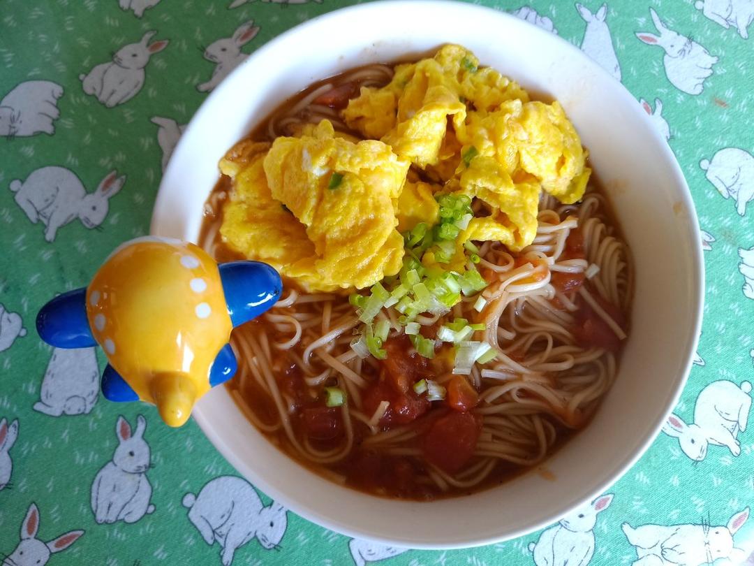 超美味浓郁汤汁番茄煎蛋面