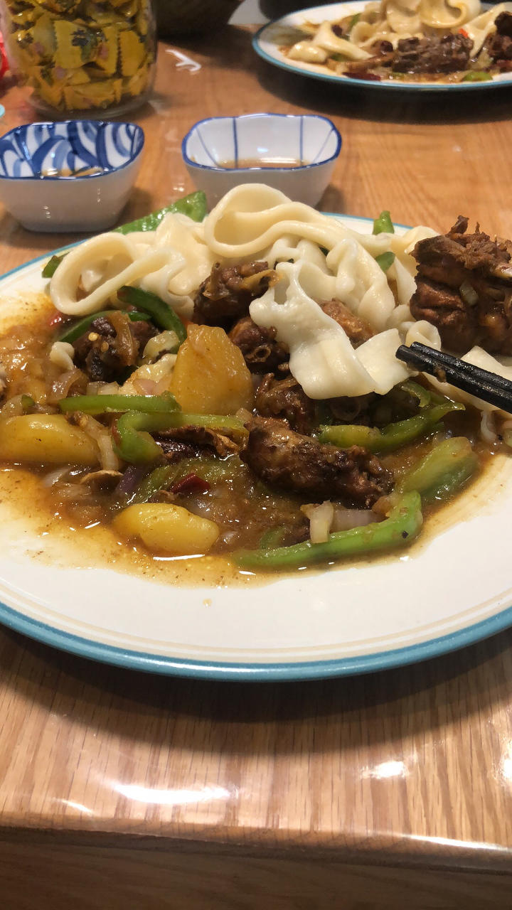 厨师长教你：“大盘土鸡”的家常与商用做法，味道醇厚分量更实在