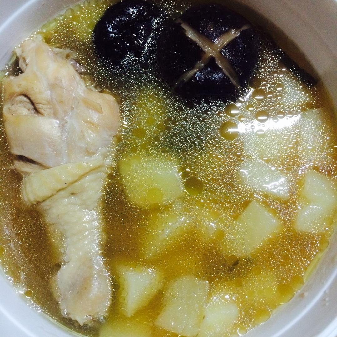 陌还是沫做的电饭锅香菇鸡汤