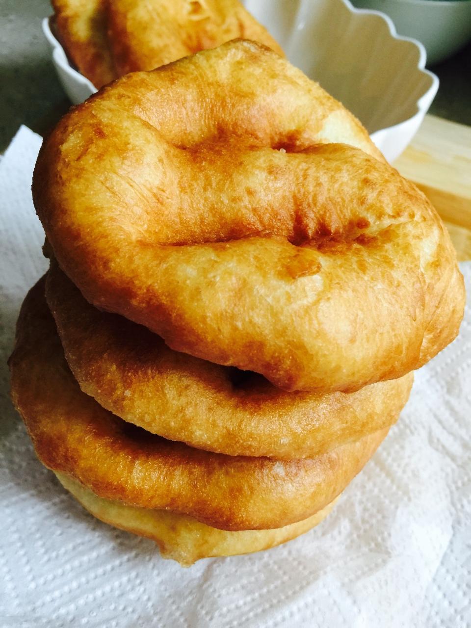 duoduo宝做的健康美味的炸油饼(糖油饼)