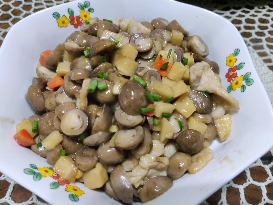 菇类中的至愛--草菇炒肉片