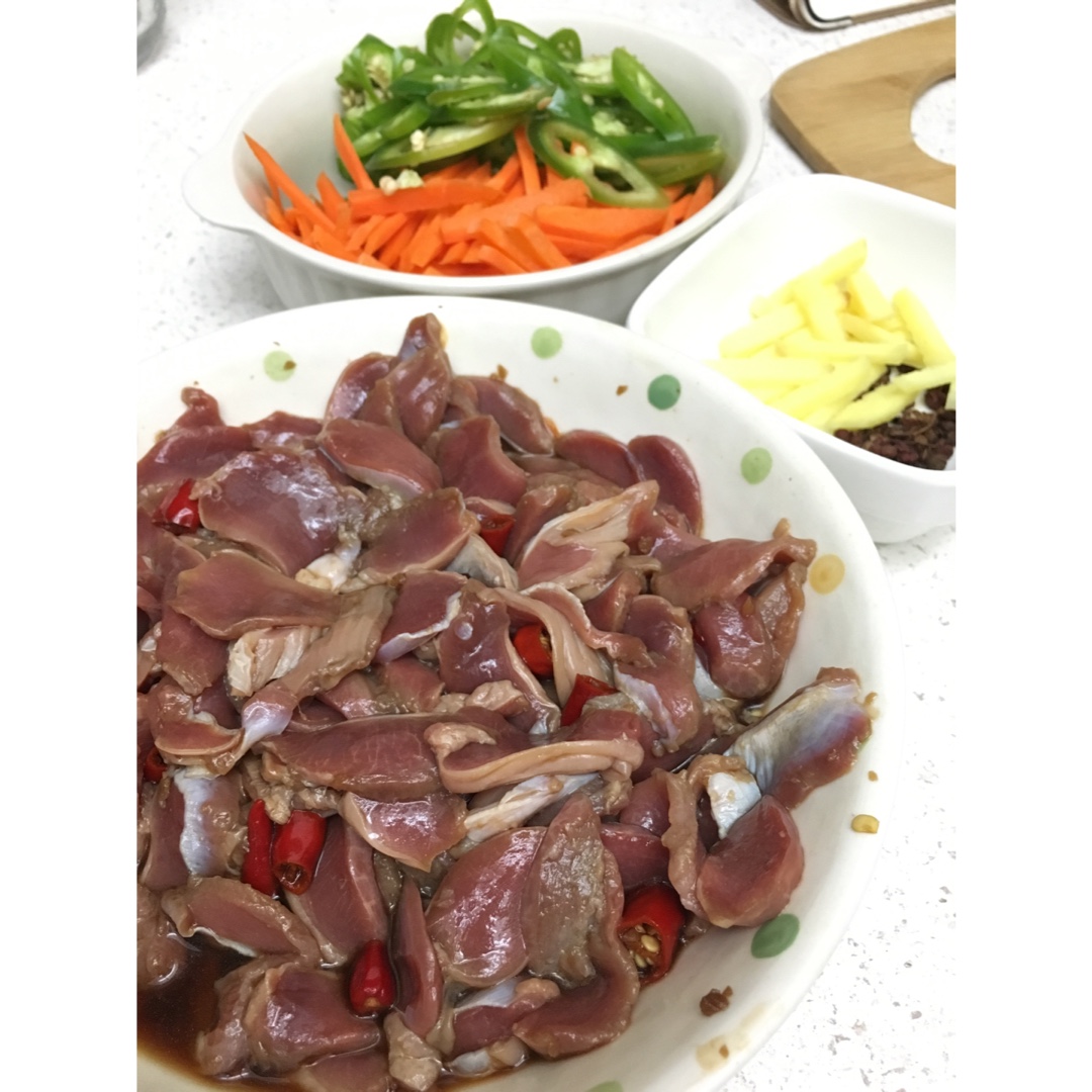 爆炒鸡胗