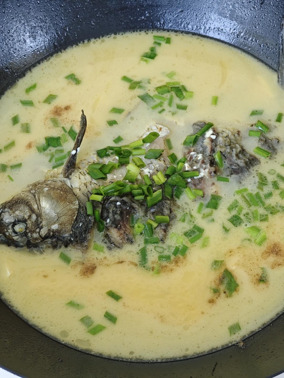 奶白鲫鱼豆腐汤|一条鱼最后的温柔