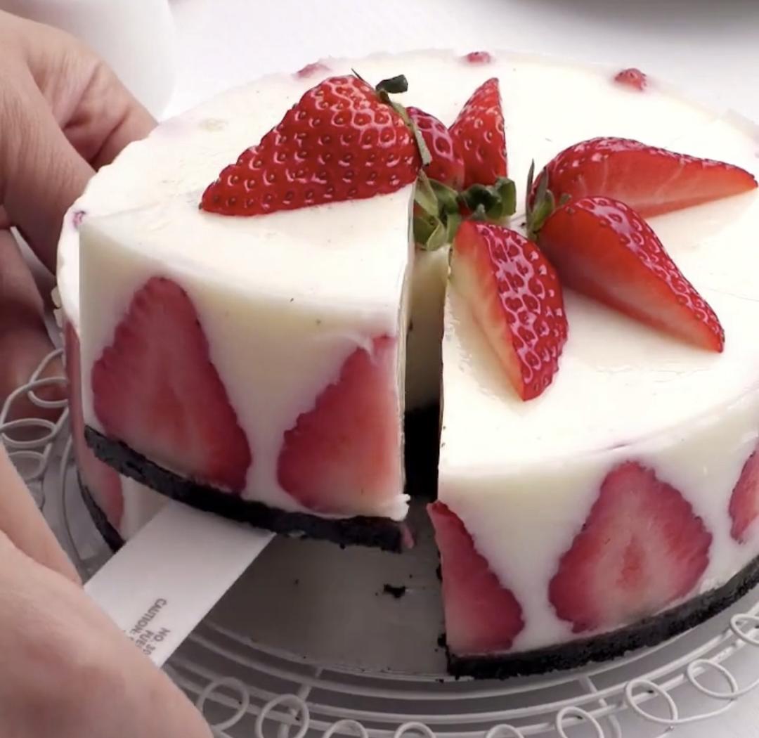草莓酸奶蛋糕