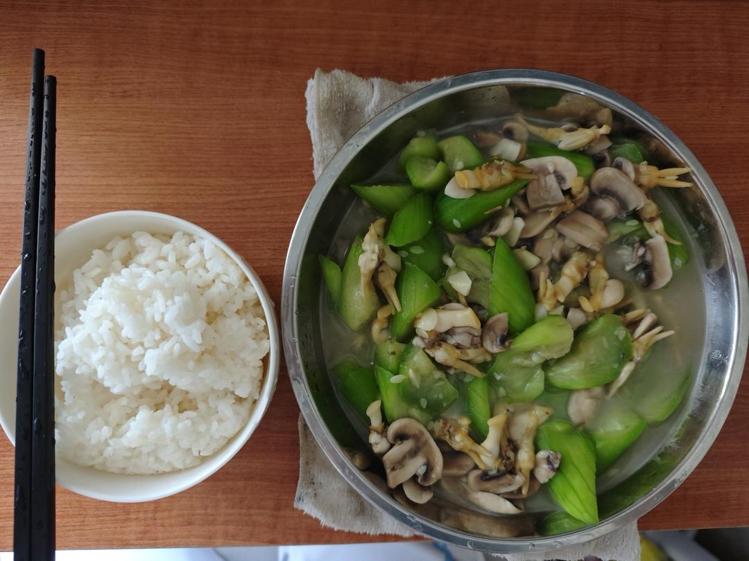 丝瓜口蘑炒蛏子