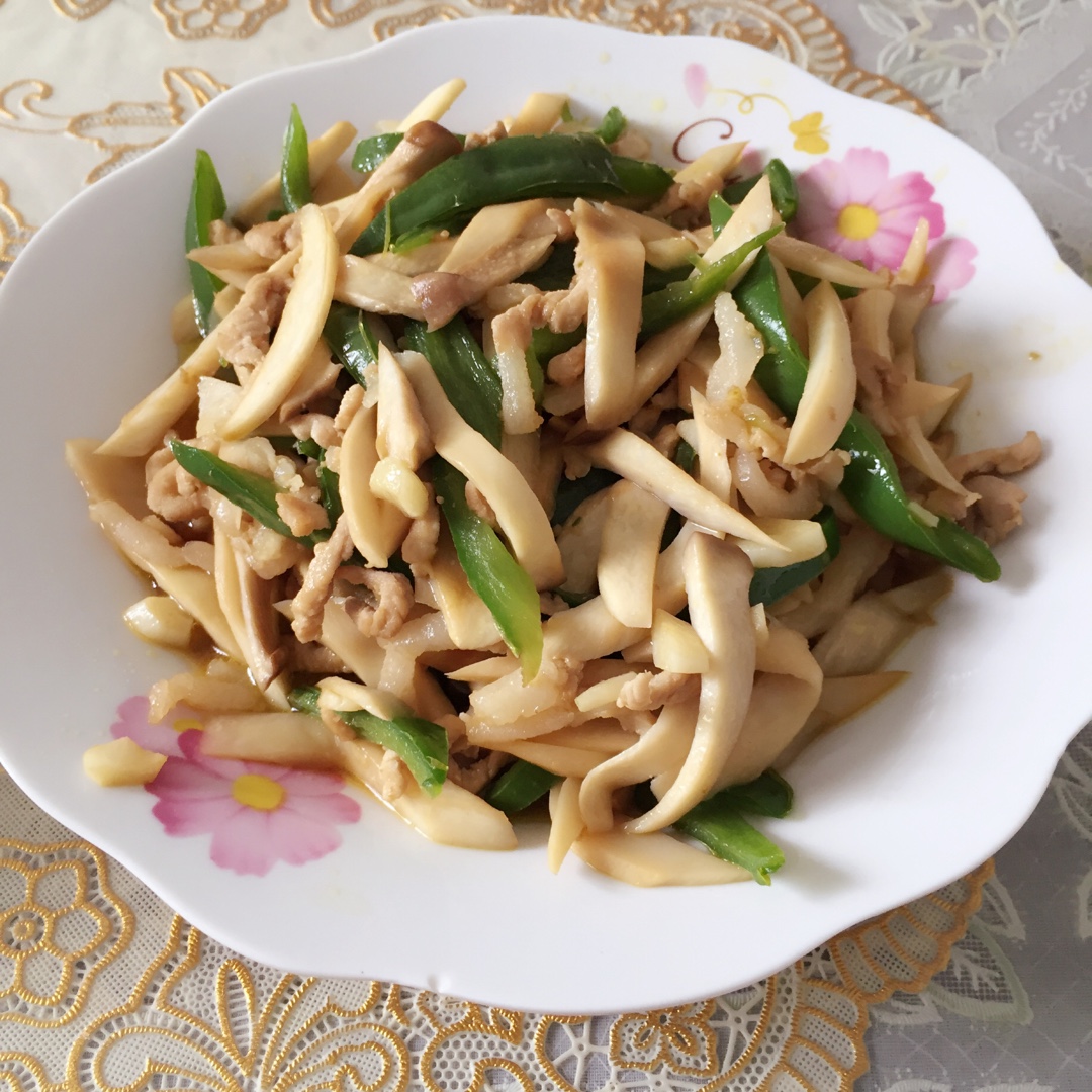 青椒素炒杏鲍菇