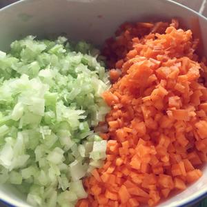 芹菜胡蘿蔔水餃的做法 步骤5